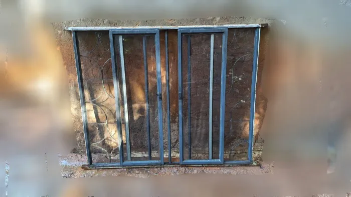 Vende-se Janela
