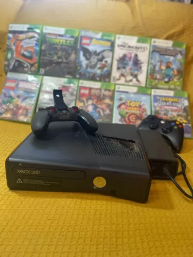 SUPER KIT XBOX 360 SLIM + 10 JOGOS ORIGINAIS (Minecraft, LEGO, Sonic..) + CONTROLES