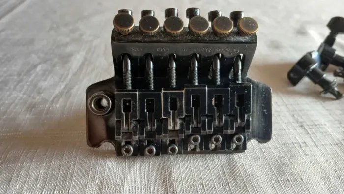 Ponte Floyd rose + tarraxas 