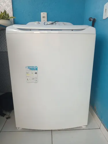 Vende se bem conservada