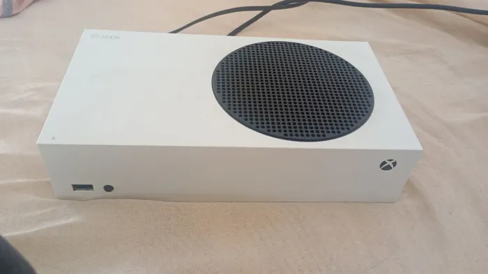 Xbox séries s 500gb pouco tempo de uso