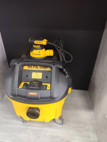 Aspirador de pó Dewalt com lixadeira orbital