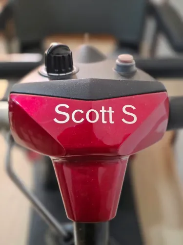 Vendo Scooter Cadeira de rodas SCOTT S