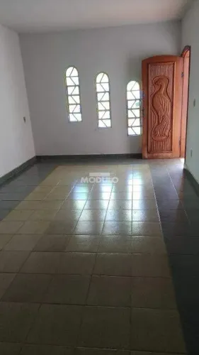 CASA RESIDENCIAL à venda, 3 quartos, 2 suítes, 3 vagas, JARAGUA - Uberlândia/MG