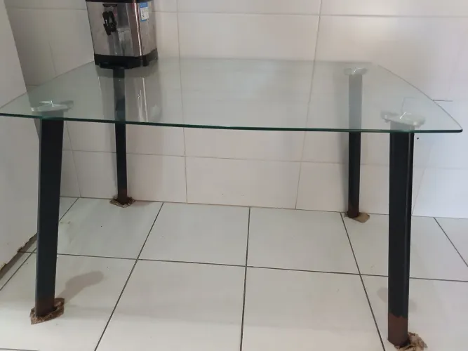 Mesa de Vidro Moderna - R$ 350 (Ótimo Preço!)