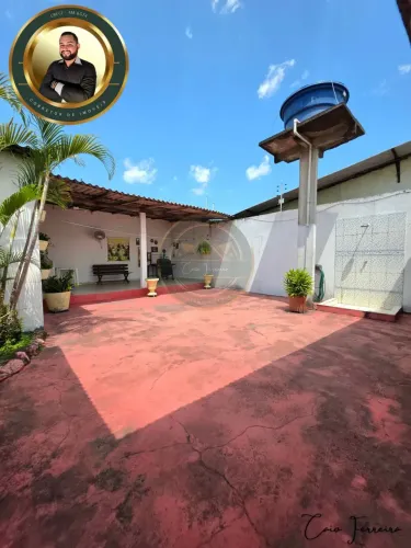 Ampla Casa Com Quintal na Cidade Nova!