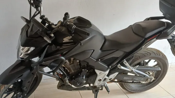 Moto CB twister 300f 2023