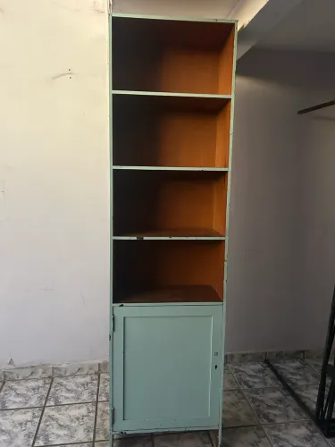 Estante Livreiro de Madeira