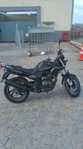 Vendo ou troco em carro FAZER 250 2010 EDIÇÃO LIMITADA Conservada!