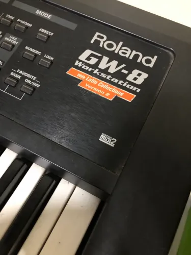 Teclado Roland GW-8 Workstation