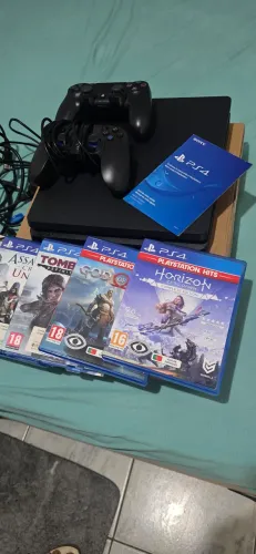 Playstation 4 usado (funcionando perfeitamente)