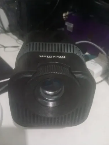 Semi novo sem marca de uso com controle