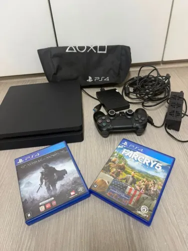 PS 4 SLIM