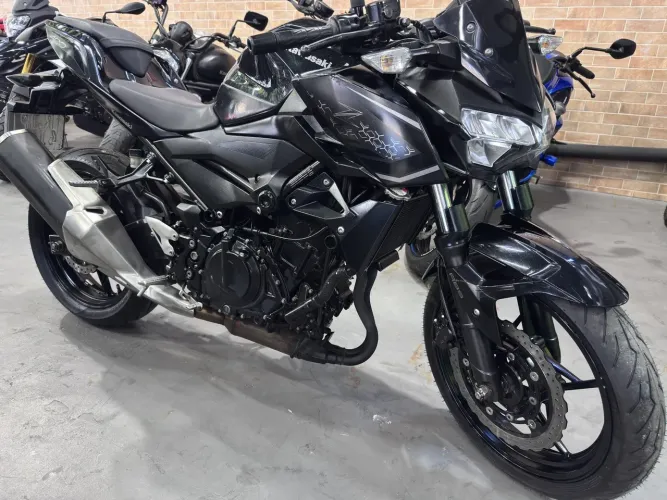 Kawasaki Z400 2021