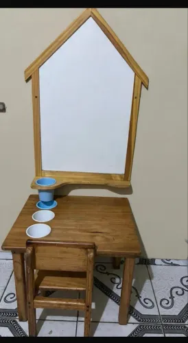 Mesinha infantil e a luzinha de casinha