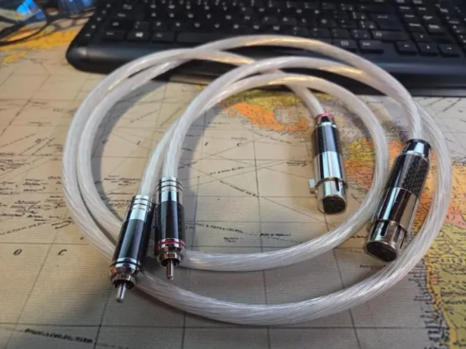 Cabo RCA - XLR, 1 metro, prata, Chinês.