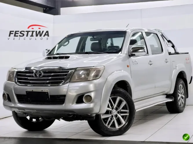 Toyota Hilux CD 4X4 2.7 16V Flex Mec. 2015