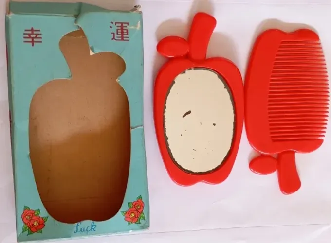Pente E Espelho Formato Maçã Apple Luck Anos 80