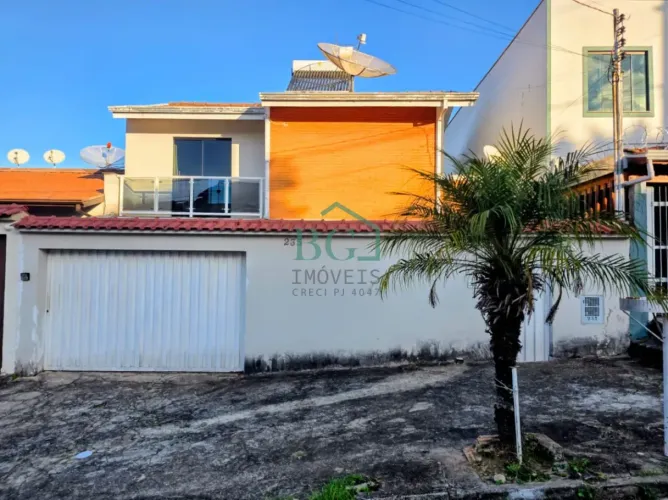 42983 - Excelente casa á venda no Jardim Ipê em Poços de Caldas MG.