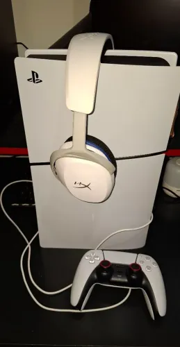 Ps5 (mídia digital) seminovo (um controle e um headset) + brinde protetor analógico
