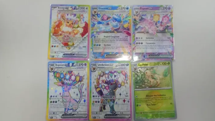 Cartas Pokémon ultra raras 