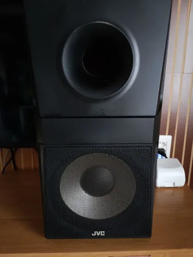 Caixa subwoofer JVC de home theater 