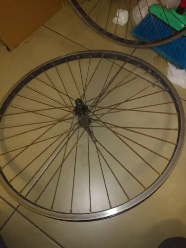 PAR DE AROS 26 USADOS 