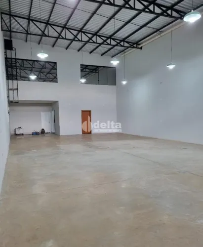 Galpão Comercial disponível para Locação no bairro Grand Ville em Uberlândia-MG