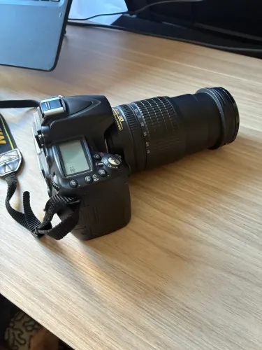 NIKON D90