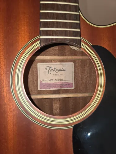 Violão Takamine GD11 com capa de couro