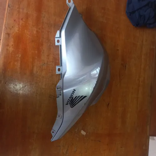 VENDO CARENAGEM LATERAL TANQUE