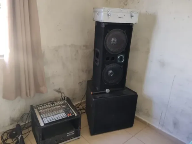 VENDO SISTEMA DE SOM COMPLETO - TUDO FUNCIONANDO 100%