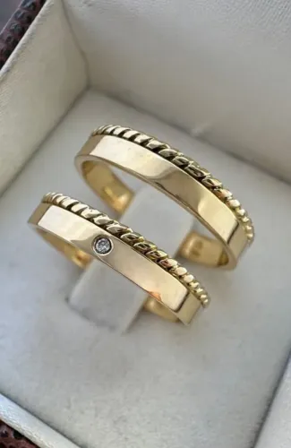 Par de aliança em Ouro 18k 