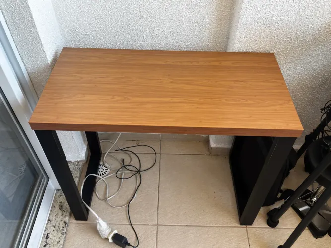 Mesa de escritório (90cm x 44cm)