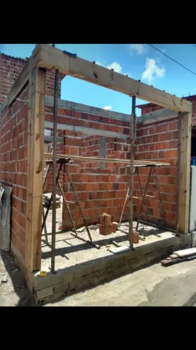 Pedreiro disponível 