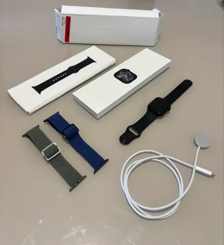 Apple Watch Series 11 jet black 