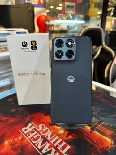 VENDO OU TROCO MOTOROLA EDGE 70 FUSION 256GB MEMORIA RAM DE 8 GB COMPLETO NA CAIXA