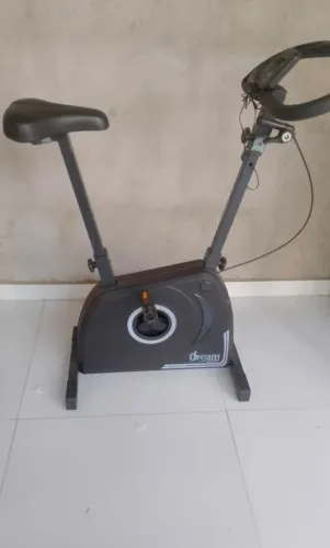 BICICLETA ERGOMÉTRICA (NOVA)
