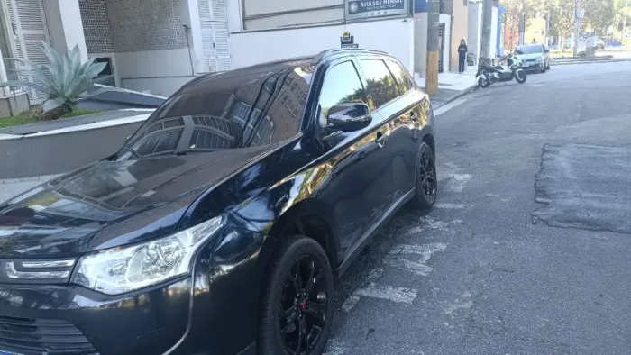 Mitsubishi Outlander 2.0 16V 160cv Aut. 2014