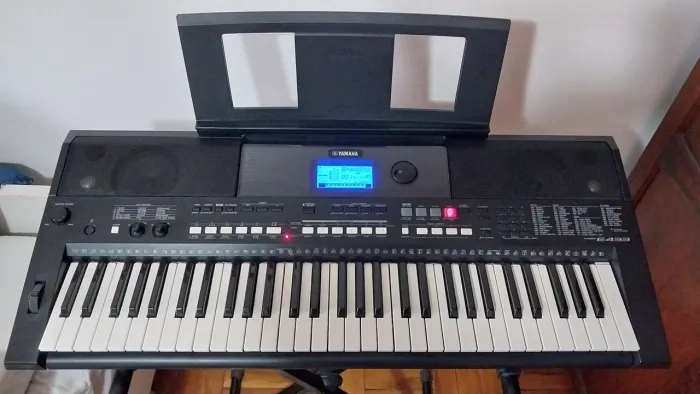 Teclado Arranjador Yamaha PSR-E433 