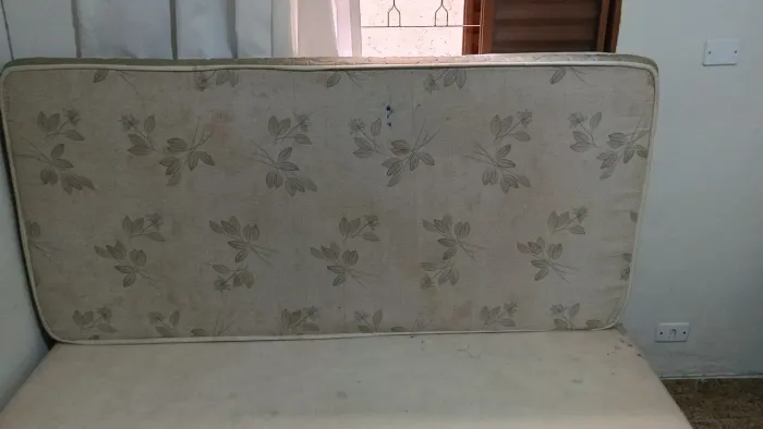 Cama box, acompanha colchão