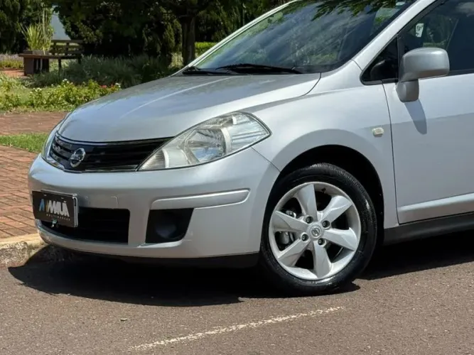 Nissan Tiida S 1.8/1.8 Flex 16V Aut. 2012