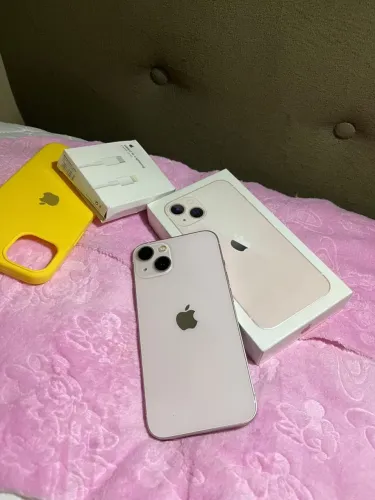 iPhone 13 Rose 128GB com Caixa e Acessórios