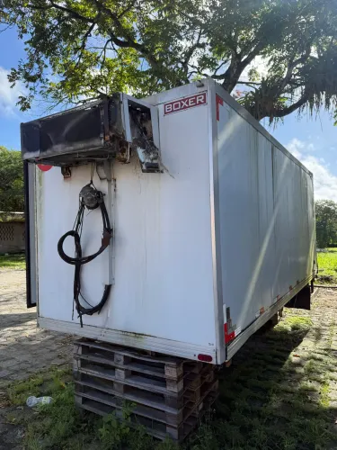 Baú Frigorífico Boxer 5,20m Ano 2013 c/ Máquina Samurai e Porta Lateral