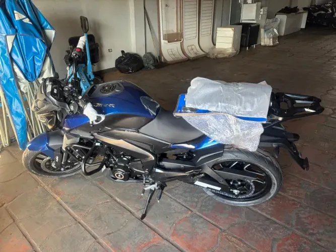 Bajaj Dominar 400 (2026) - Azul - Apenas 600km + R$ 4k em Acessórios Premium!