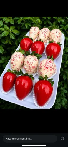 Morango cravejado e morango do amor ? ?