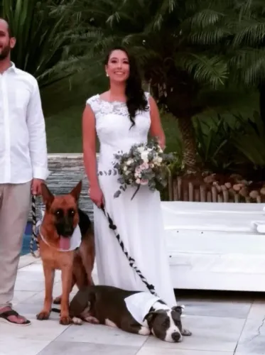 Vestido de Noiva Bordado a Mão