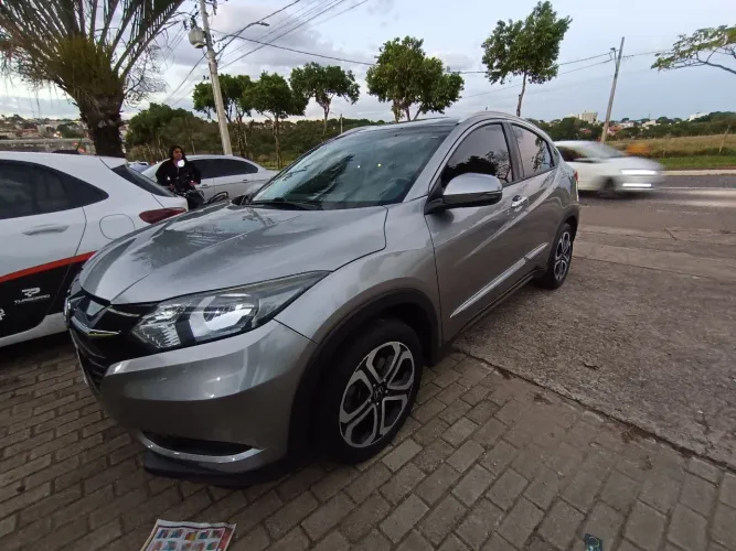 Vende se modelo EXL (topo de linha) 2015/2016 super conservado.