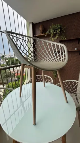 Mesa com cadeiras