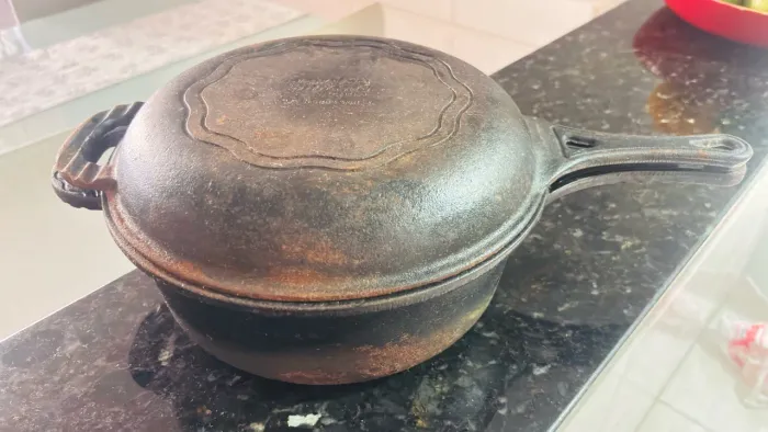 Panela de ferro 2 em 1 frigideira também